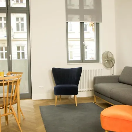 Base - Kreuzberg Apartment