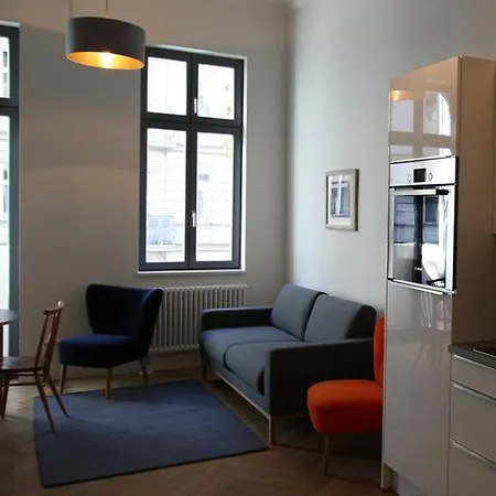 Base - Kreuzberg *