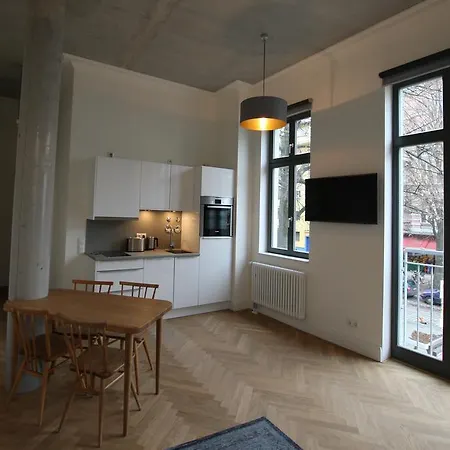 Base - Kreuzberg *